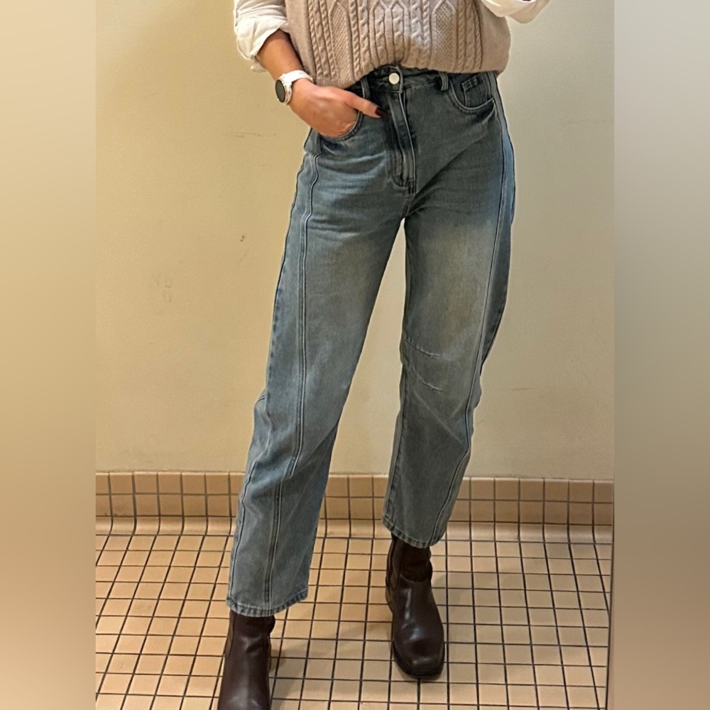 High-Rise baby barrel Leg Jeans in Faded Blue